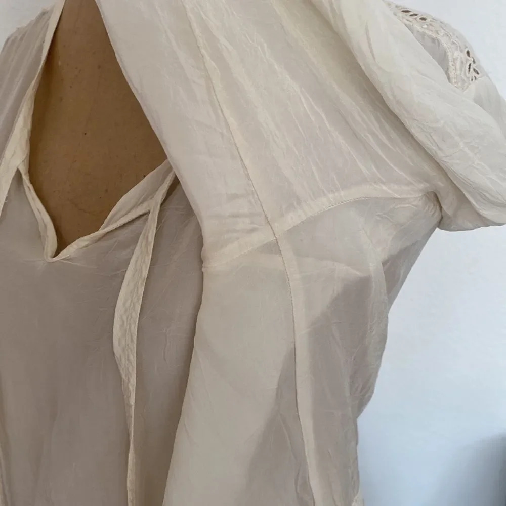 Johnny Was sz M sheer ivory long sleeve v neck w/ tie detail excellent condition - Picture 8 of 11